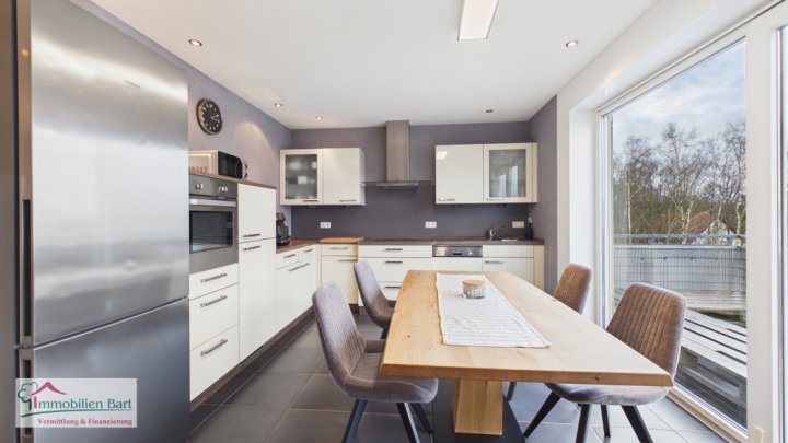 GRENZE LUXEMBURG: TOLLE WOHNUNG / 2 SCHLAFZ. / CARPORT STELLPLATZ