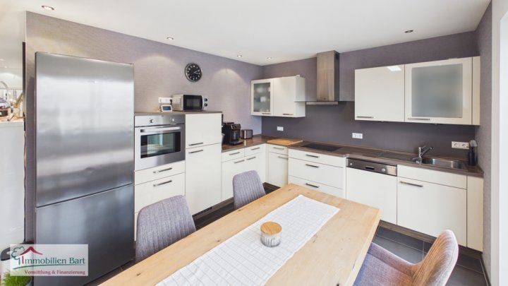GRENZE LUXEMBURG: TOLLE WOHNUNG / 2 SCHLAFZ. / CARPORT STELLPLATZ