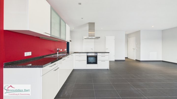 SOFORT VERFÜGBAR: NEUWERTIGE 92 M² WOHNUNG / TIEFGARAGE / 2 SCHLAFZIMMER / 2 BÄDER