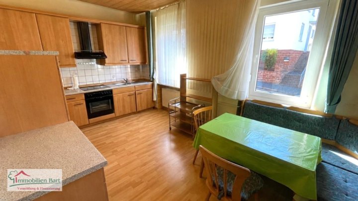 SOFORT VERFÜGBAR: 4 SCHLAFZIMMER / KELLER / GARTEN / GARAGE