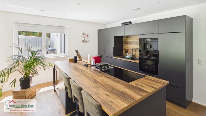 GRENZE LUXEMBURG:

MODERNES UND GROßZÜGIGES ZUHAUSE MIT EINLIEGERWOHNUNG UND DOPPELGARAGE!