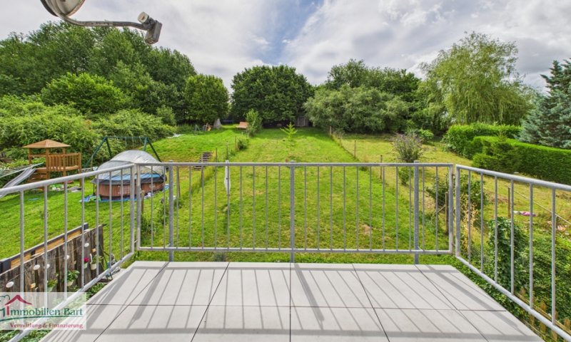 RENOVIERTE SINGLE WOHNUNG / GRENZNÄHE / BLICK INS GRÜNE!