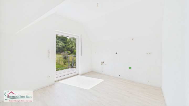 RENOVIERTE WOHNUNG MIT BLICK INS GRÜNE / GRENZNÄHE LUXEMBURG
