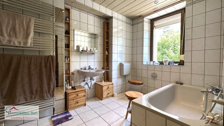 GRENZNÄHE LUXEMBURG: WOHNHAUS MIT GARTEN UND GARAGE IN FREUDENBURG