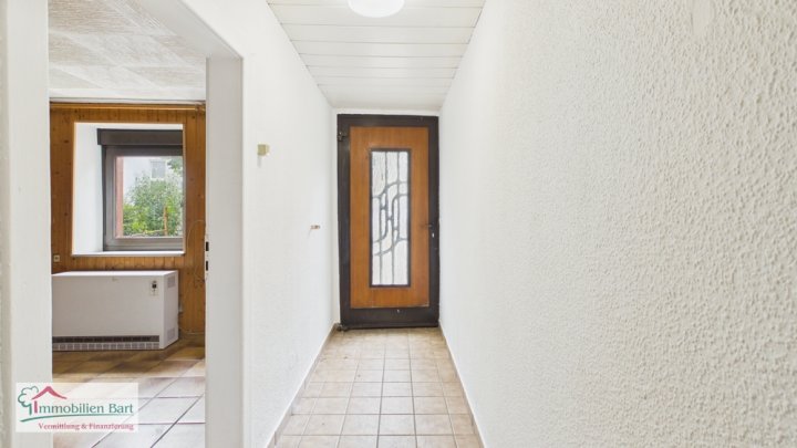 GRENZE LUXEMBURG: WOHNHAUS MIT GARAGE IN PERL-BORG!