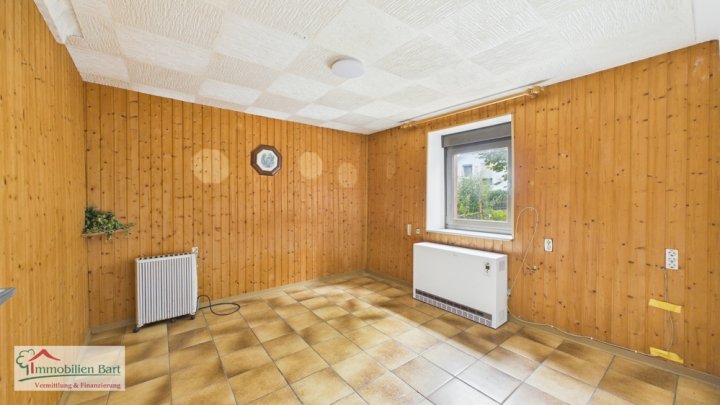 GRENZE LUXEMBURG: WOHNHAUS MIT GARAGE IN PERL-BORG!