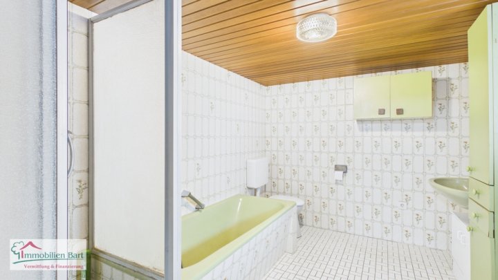 GRENZE LUXEMBURG: WOHNHAUS MIT GARAGE IN PERL-BORG!