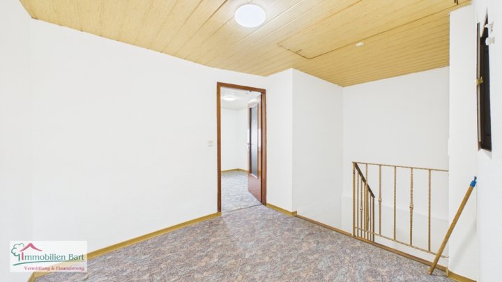 GRENZE LUXEMBURG: WOHNHAUS MIT GARAGE IN PERL-BORG!