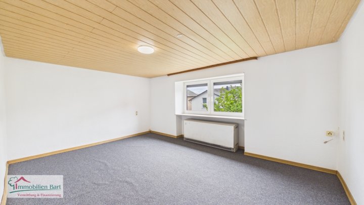 GRENZE LUXEMBURG: WOHNHAUS MIT GARAGE IN PERL-BORG!