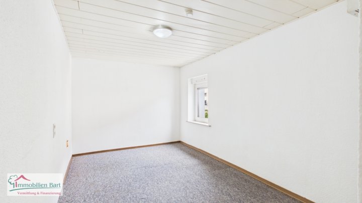 GRENZE LUXEMBURG: WOHNHAUS MIT GARAGE IN PERL-BORG!