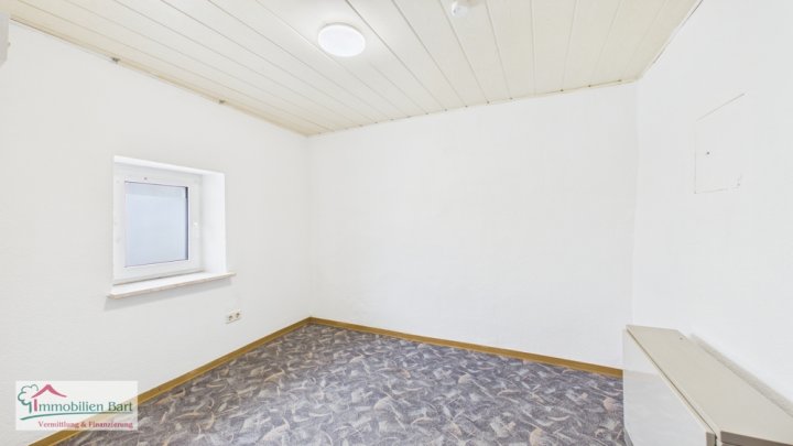 GRENZE LUXEMBURG: WOHNHAUS MIT GARAGE IN PERL-BORG!