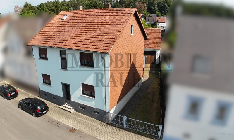FAMILIENGLÜCK MIT VIEL PLATZ, GROSSER SCHEUNE UND WEITLÄUFIGEM GARTEN IN HASSEL - SOFORT FREI