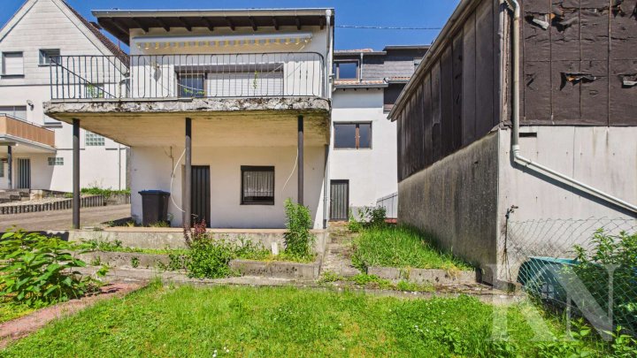 Ihr neues Zuhause in Quierschied – Doppelhaushälfte mit Balkon und Garage