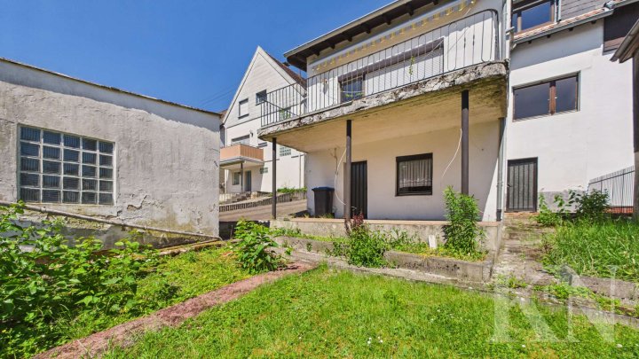 Ihr neues Zuhause in Quierschied – Doppelhaushälfte mit Balkon und Garage