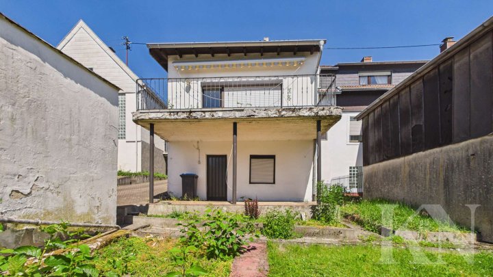 Ihr neues Zuhause in Quierschied – Doppelhaushälfte mit Balkon und Garage