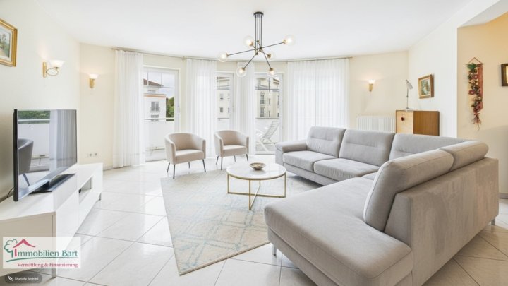 ORSCHOLZ -  NÄHE CLOEF-ATRIUM:  100 M² WOHNUNG MIT BALKON, KELLERBOX, STELLPLATZ UND AUFZUG !