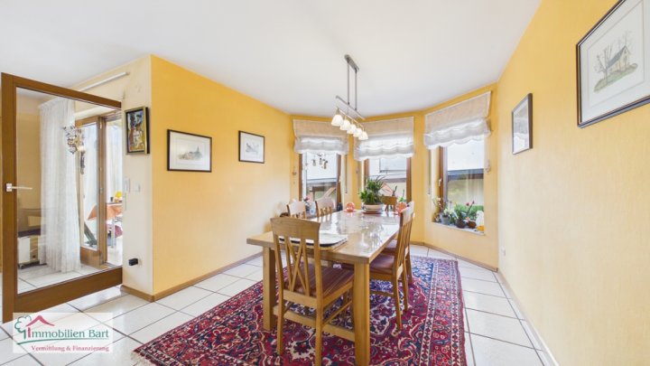 ORSCHOLZ: WOHNHAUS MIT 4 SCHLAFZ., DOPPELGARAGE, GARTEN IN TOP WOHNLAGE!