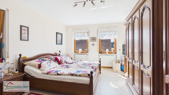 ORSCHOLZ: WOHNHAUS MIT 4 SCHLAFZ., DOPPELGARAGE, GARTEN IN TOP WOHNLAGE!