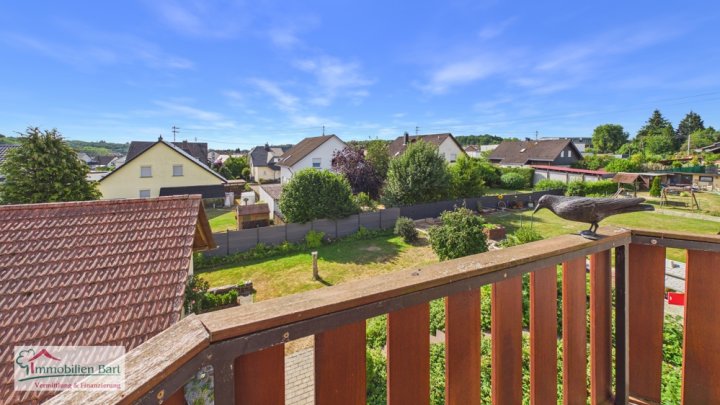 ORSCHOLZ: WOHNHAUS MIT 4 SCHLAFZ., DOPPELGARAGE, GARTEN IN TOP WOHNLAGE!