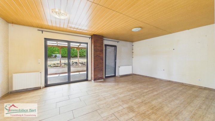 LOSHEIM-OT: GEMÜTLICHES WOHNHAUS IN RUHIGER LAGE MIT EINEM GROßEN GARTEN