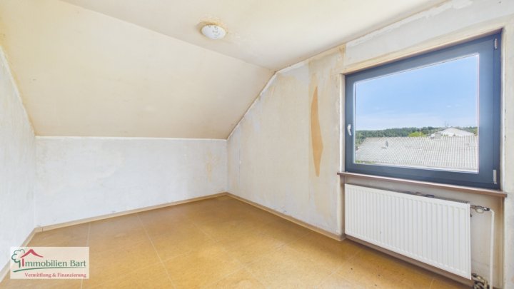 LOSHEIM-OT: GEMÜTLICHES WOHNHAUS IN RUHIGER LAGE MIT EINEM GROßEN GARTEN