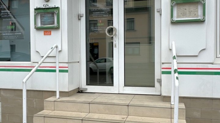 Gastro- / Büro- oder Praxisfläche in zentraler Lage mit Stellplätzen