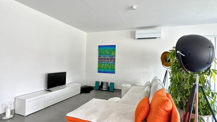 Neuwertiges luxuriöses + energieeffizientes Penthouse mit EBK + 2 TG-Stellplätzen