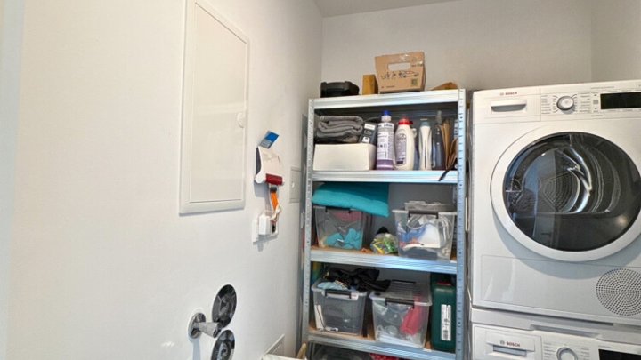 Neuwertiges luxuriöses + energieeffizientes Penthouse mit EBK + 2 TG-Stellplätzen