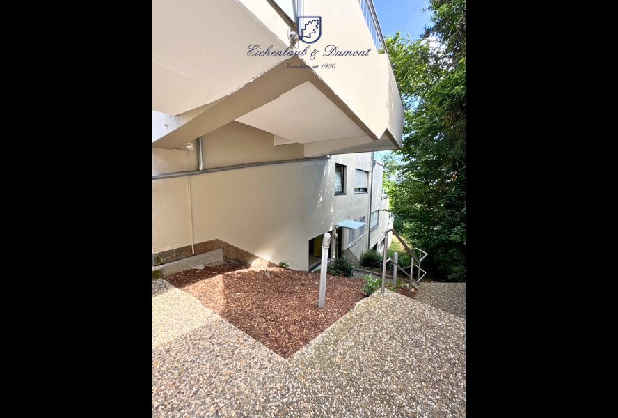 Treppe zur Eingangstür