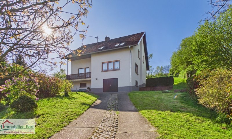 MERZIG: HAUS MIT EIN BIS ZWEI WOHNUNGEN / IDYLLISCH AM BACHLAUF / MIT CA. 33 AR GRUNDSTÜCK