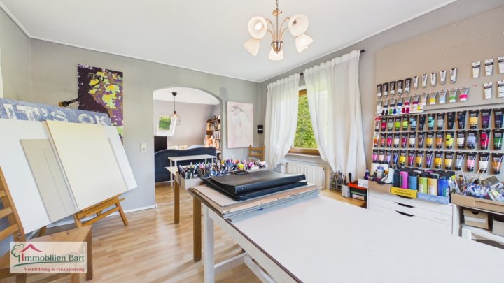 MERZIG: HAUS MIT EIN BIS ZWEI WOHNUNGEN / IDYLLISCH AM BACHLAUF / MIT CA. 33 AR GRUNDSTÜCK