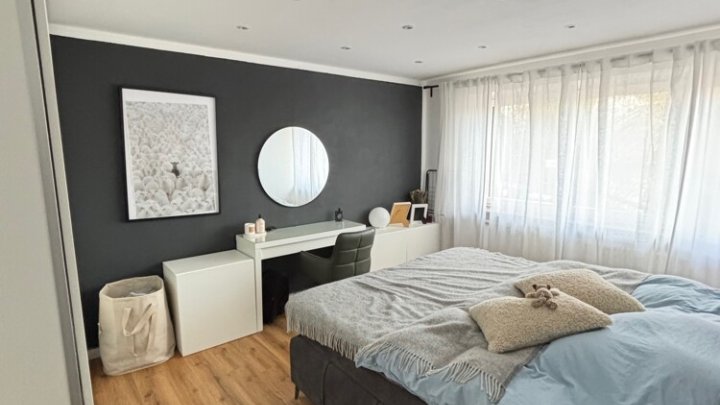 Hochwertig renovierte und möblierte 2-ZKB mit EBK, Terrasse + Garage