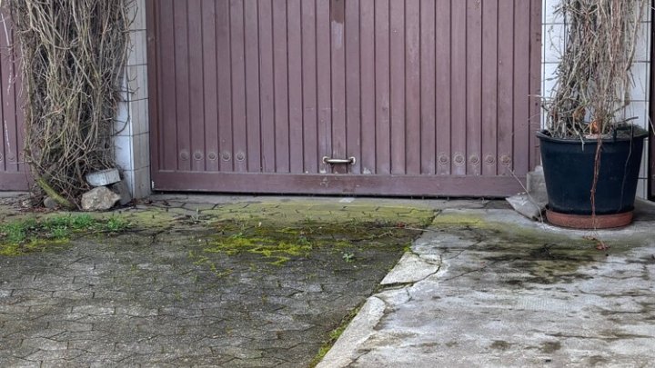 Hochwertig renovierte und möblierte 2-ZKB mit EBK, Terrasse + Garage