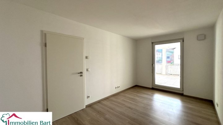 SOFORT FREI: MODERNE WOHNUNG MIT LOGGIA & KFZ-STELLPLATZ IN MERZIG!