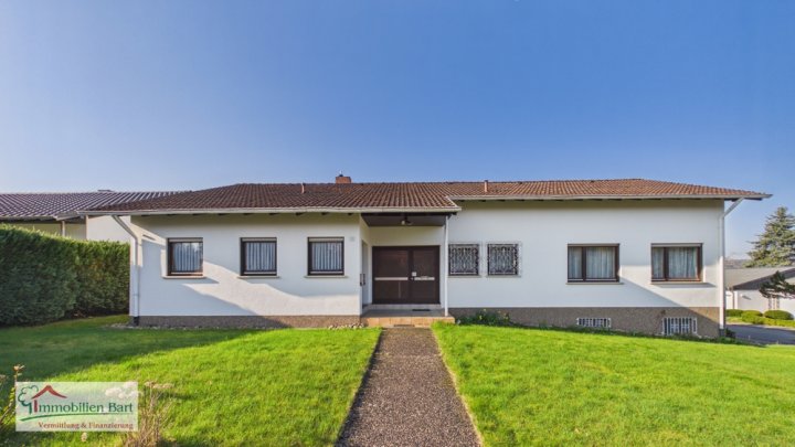 BESSERINGEN / HÖHENLAGE: BUNGALOW MIT ELW IN TOP WOHNLAGE