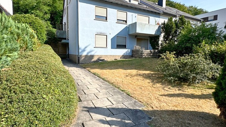 Uni-Nähe: Schöne 3 1/2 ZKB-Wohnung mit Kamin & Loggia, zentral in Saarbrücken-Scheidt
