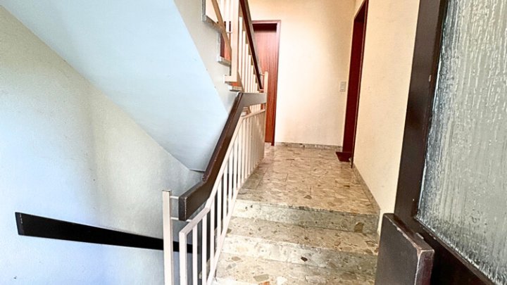 Uni-Nähe: Schöne 3 1/2 ZKB-Wohnung mit Kamin & Loggia, zentral in Saarbrücken-Scheidt