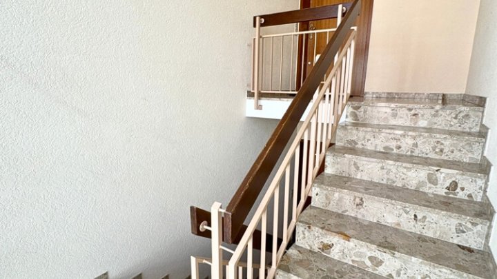 Uni-Nähe: Schöne 3 1/2 ZKB-Wohnung mit Kamin & Loggia, zentral in Saarbrücken-Scheidt