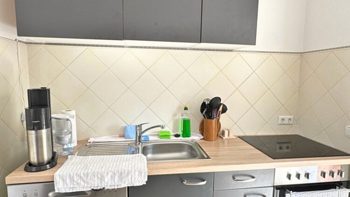 Uni-Nähe: Schöne 3 1/2 ZKB-Wohnung mit Kamin & Loggia, zentral in Saarbrücken-Scheidt