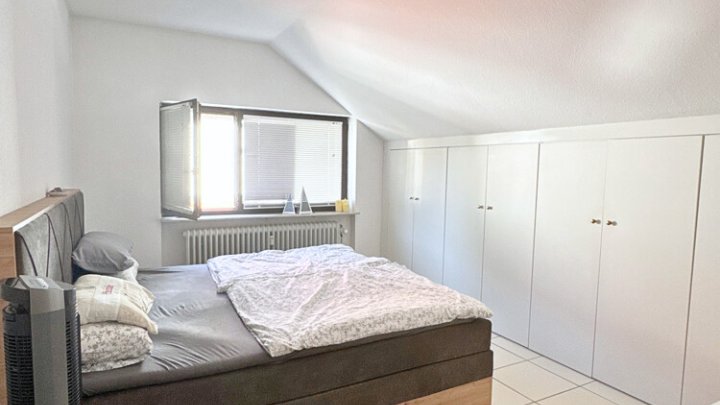 Uni-Nähe: Schöne 3 1/2 ZKB-Wohnung mit Kamin & Loggia, zentral in Saarbrücken-Scheidt