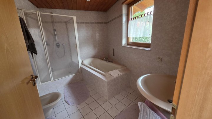 Charmantes Familienhaus in Saarbrücken-Scheidterberg - Großzügiges Wohnen mitten im Grünen