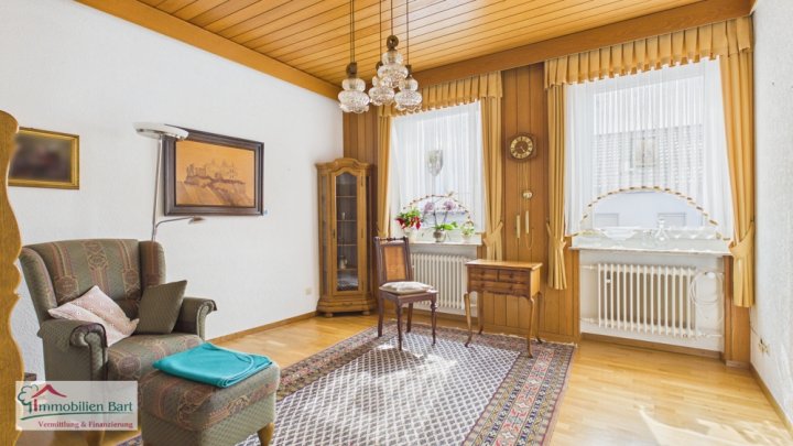 GRENZNÄHE LUXEMBURG: GERÄUMIGES WOHNHAUS MIT 5 SCHLAFZIMMER / 3 BÄDER / GARAGE UND GARTEN!