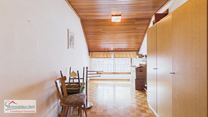 GRENZNÄHE LUXEMBURG: GERÄUMIGES WOHNHAUS MIT 5 SCHLAFZIMMER / 3 BÄDER / GARAGE UND GARTEN!