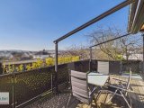 sonniger Balkon mit Blick auf die Luxemburgischen Weinberge