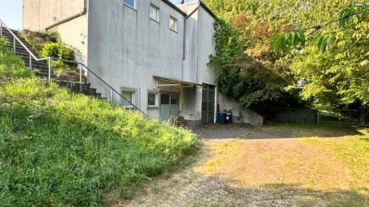 Entwicklungsfähiges Grundstück (Mischgebiet) zentral nahe Ortsmitte