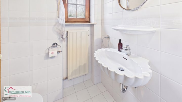 GEPFLEGTES WOHNHAUS MIT TOLLEM GARTEN!