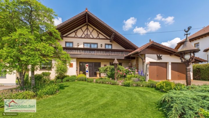 GEPFLEGTES WOHNHAUS MIT TOLLEM GARTEN!