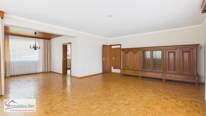 GEPFLEGTES WOHNHAUS MIT EINLIEGERWOHNUNG IN TOP LAGE VON METTLACH!