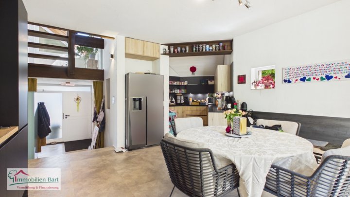 FREMERSDORF: ARCHITEKTENHAUS / EINLIEGERWOHNUNG / GARTEN / GARAGE!
