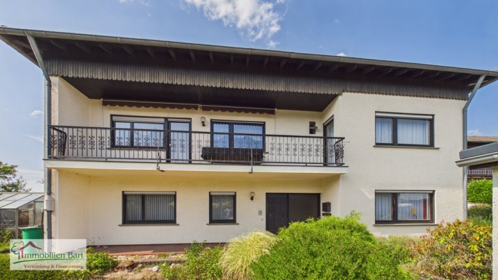LOSHEIM: NATUR PUR! GEPFLEGTES WOHNHAUS MIT 2 GARAGEN IN TOP WOHNLAGE AM ORTSRAND!